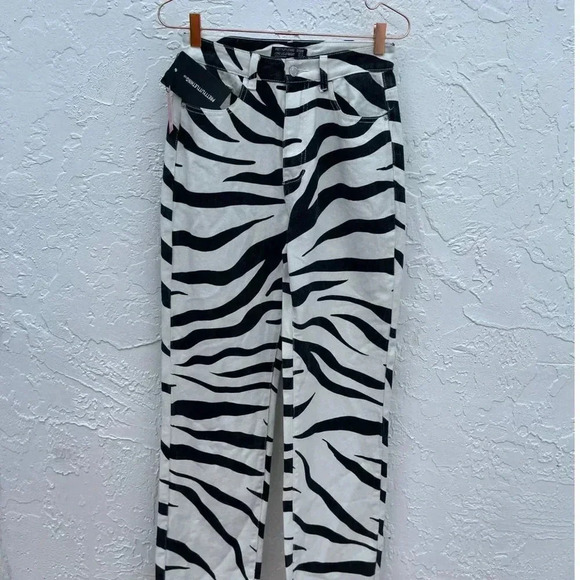 PrettyLittleThing Womens Long Leg Straight Cut Zebra Pants Black and White Sz 6 - Picture 14 of 14